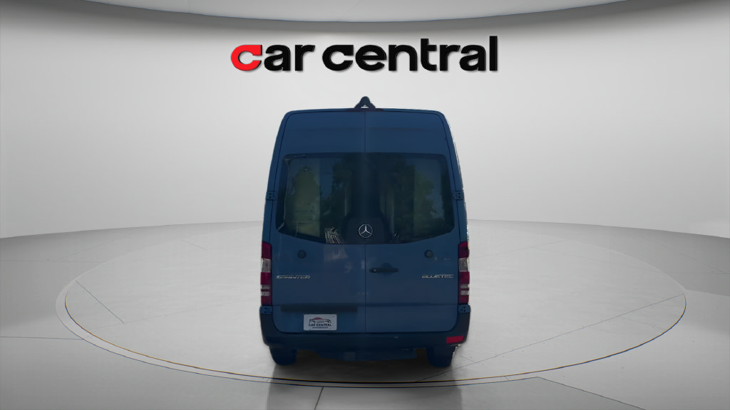 Used 2015 Mercedes-Benz Sprinter 2500 image 4