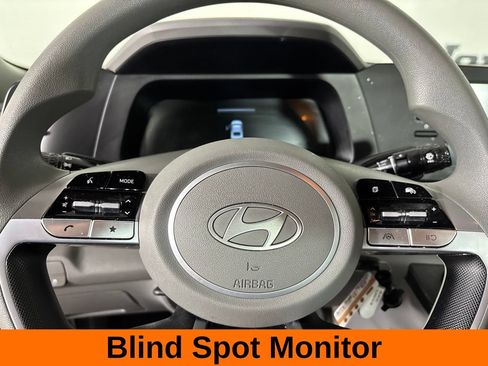 Used 2025 Hyundai Elantra SE FWD image 14