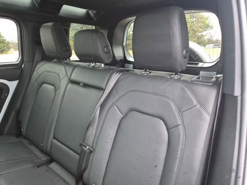 Used 2023 Land Rover Defender 110 V8 image 31