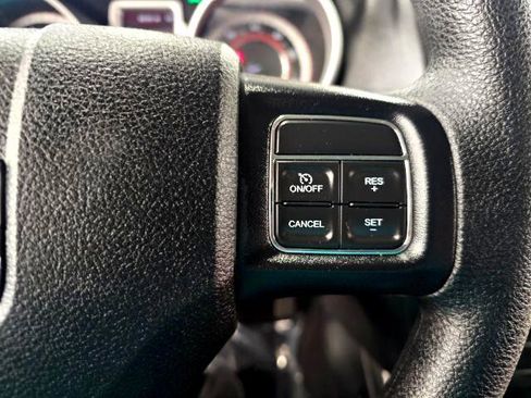 Used 2018 Dodge Journey SE image 12