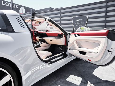 Used 2021 Porsche 911 AWD/4WD image 27