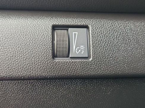 Used 2023 Chevrolet Colorado LT w/ LT Convenience Package image 17