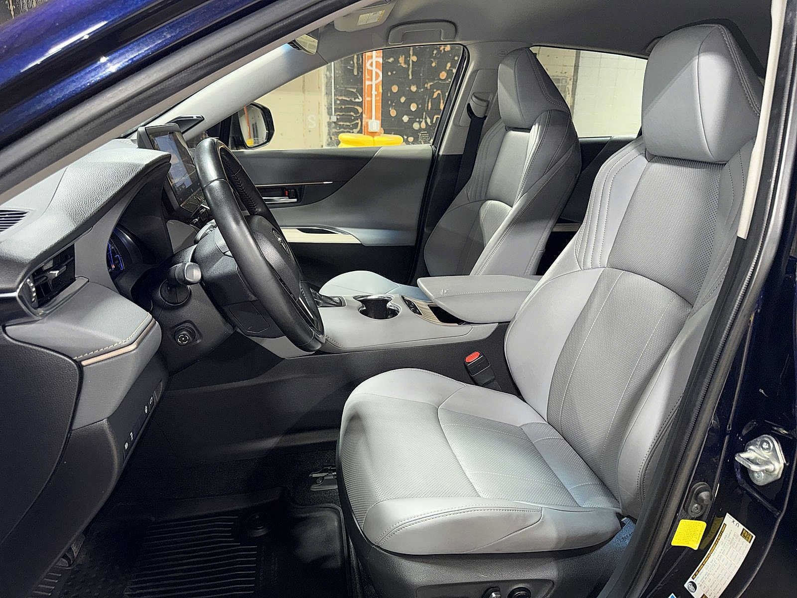 Used 2021 Toyota Venza XLE w/ Softex Package AWD/4WD image 15