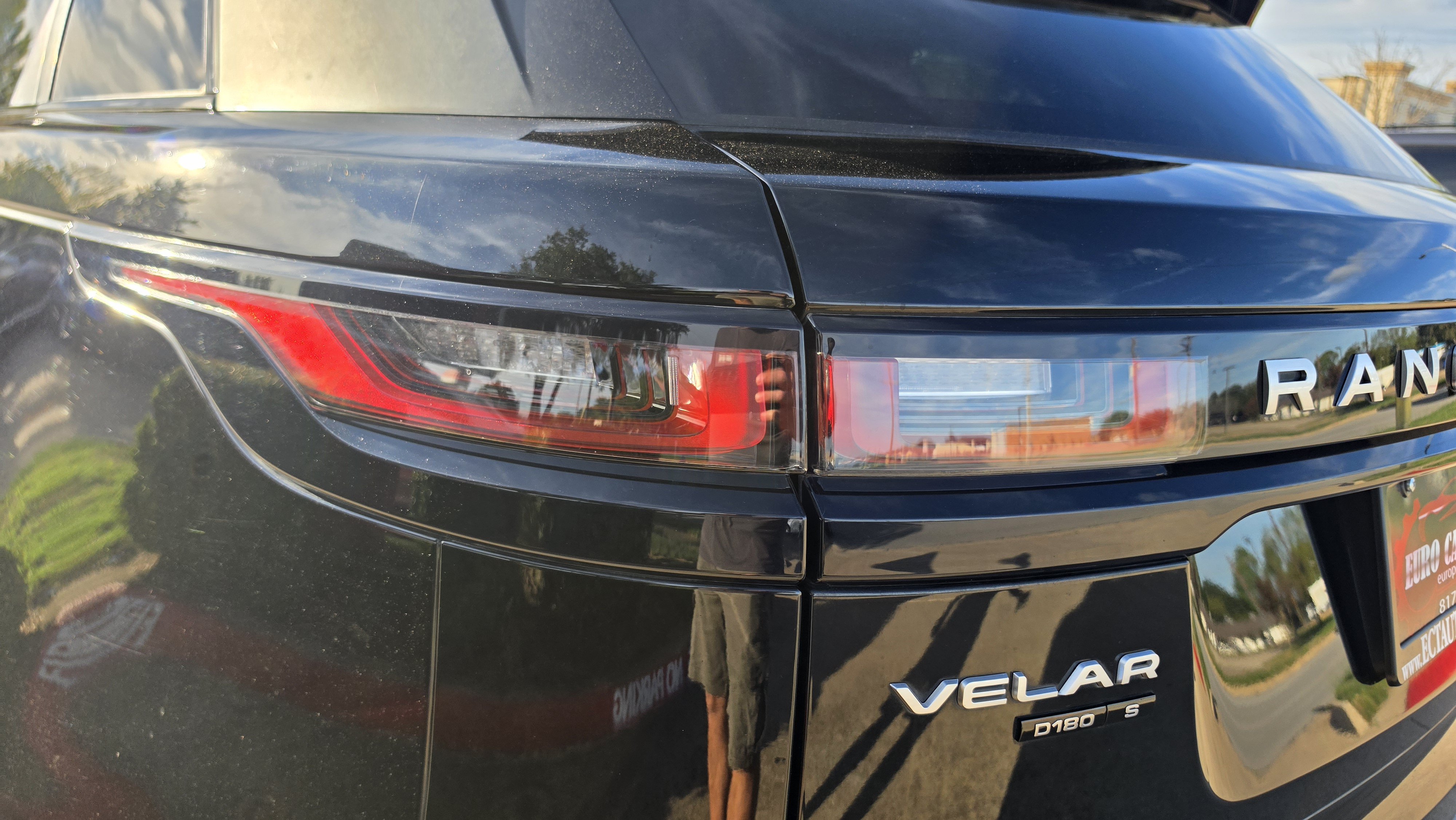 Used 2018 Land Rover Range Rover Velar S AWD/4WD image 10