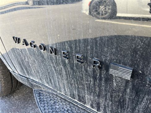 Used 2024 Jeep Wagoneer Series II image 16