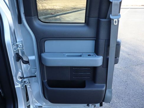 Used 2013 Ford F150 XLT w/ XLT Chrome Pkg image 25