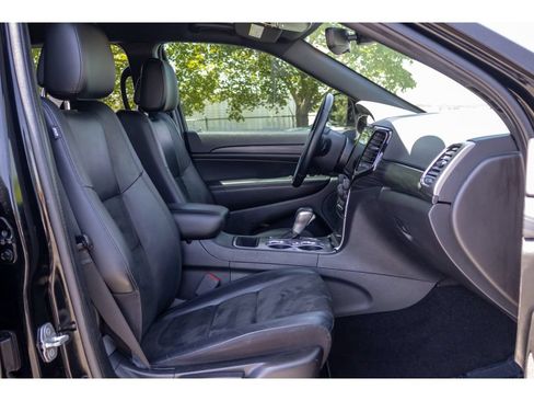 Used 2021 Jeep Grand Cherokee Laredo X AWD/4WD image 11