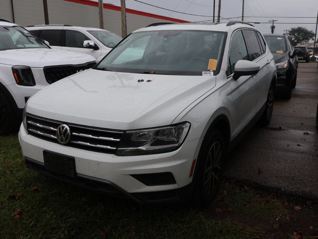 Used 2021 Volkswagen Tiguan SE w/ Panoramic Sunroof Package AWD/4WD image 12