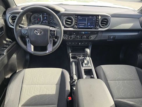 Certified 2022 Toyota Tacoma TRD Off-Road image 18