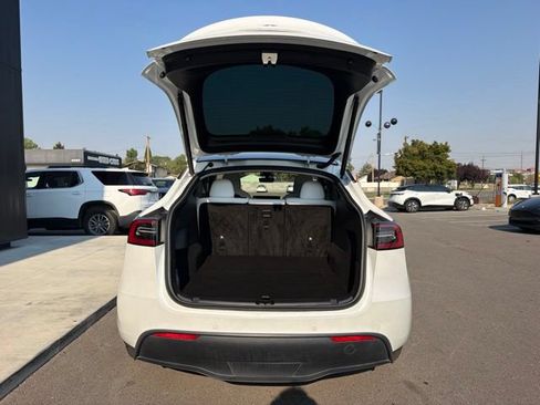 Used 2023 Tesla Model Y Long Range AWD/4WD image 8