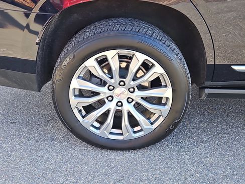 Used 2022 GMC Yukon Denali image 4