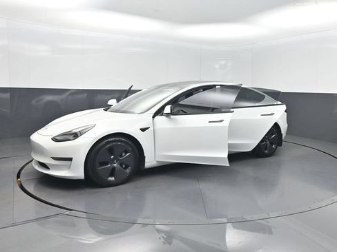 Used 2021 Tesla Model 3 Standard Range Plus RWD image 26