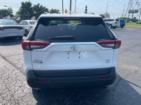 Used 2021 Toyota RAV4 XLE AWD/4WD image 6