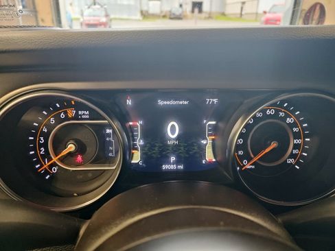 Used 2021 Jeep Gladiator Sport AWD/4WD image 17