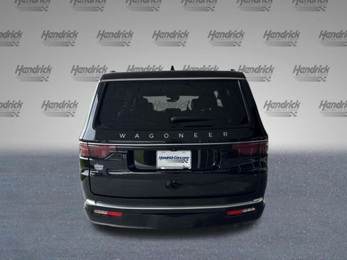 Used 2025 Jeep Wagoneer Series III w/ Premium Group I AWD/4WD image 8