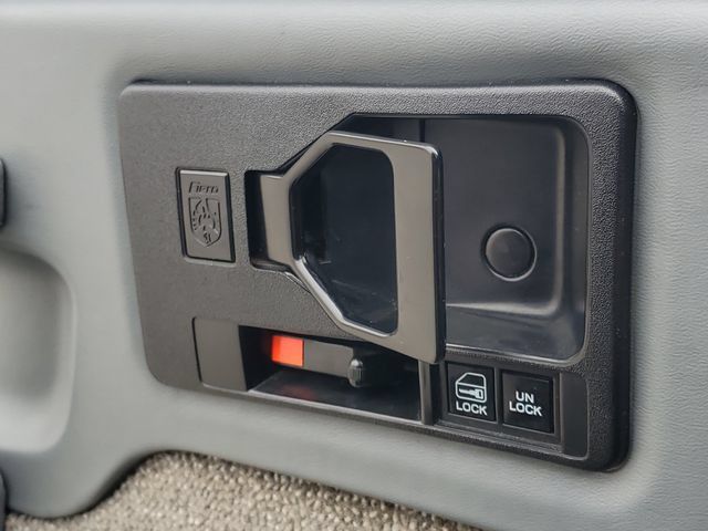 Used 1987 Pontiac Fiero GT RWD image 12