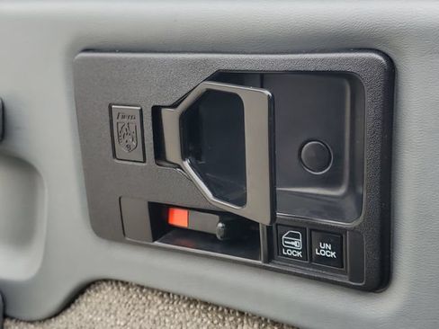 Used 1987 Pontiac Fiero GT RWD image 12