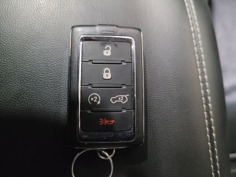 Used 2022 Jeep Grand Cherokee Limited 4xe w/ Luxury Tech Group II AWD/4WD image 32