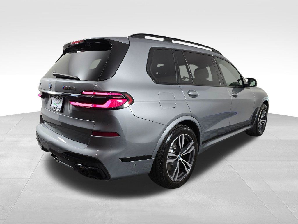 Used 2025 BMW X7 M60i AWD/4WD image 7