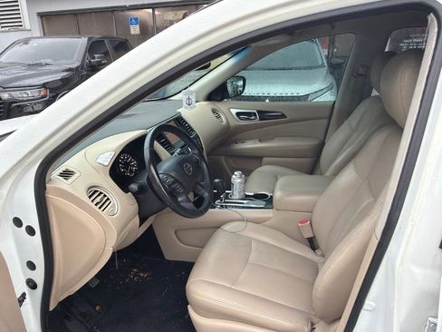 Used 2017 Nissan Pathfinder SV FWD image 5