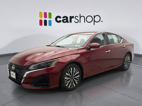 Used 2023 Nissan Altima 2.5 SV FWD image 1