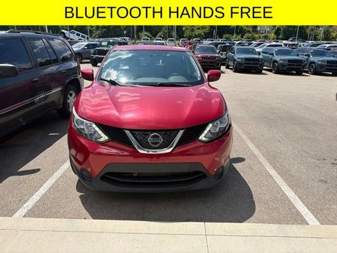 Used 2018 Nissan Rogue Sport S AWD/4WD image 2