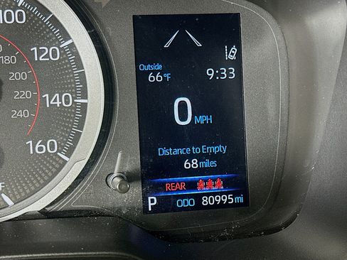 Used 2022 Toyota Corolla Cross LE FWD image 19