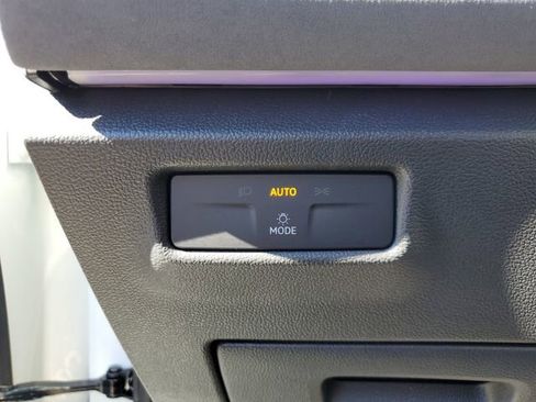 New 2026 Volkswagen Tiguan SE R-Line image 28