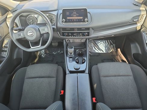 Used 2024 Nissan Rogue SV image 9