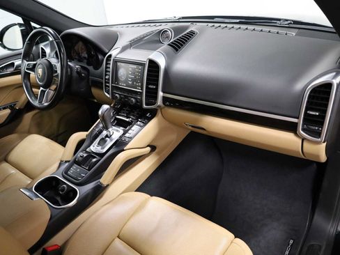 Used 2016 Porsche Cayenne S AWD/4WD image 6