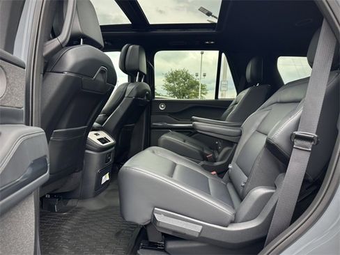 New 2025 Lincoln Navigator Reserve w/ Jet Appearance Package image 22