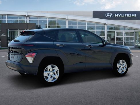New 2026 Hyundai Kona SE image 8