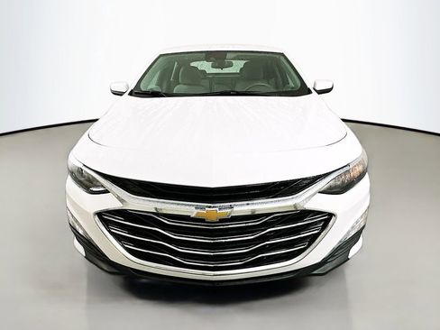 Used 2025 Chevrolet Malibu LT FWD image 2