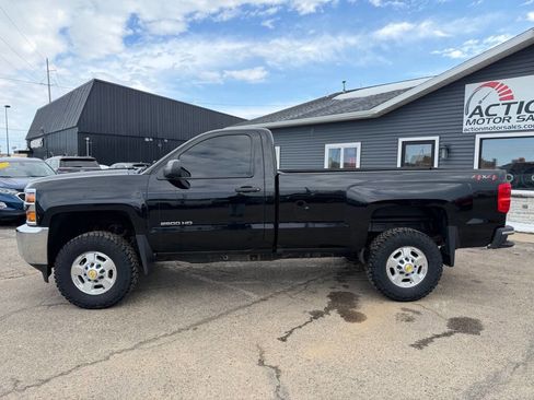 Used 2018 Chevrolet Silverado 2500 W/T w/ Snow Plow Prep Package image 2