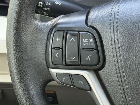 Used 2019 Toyota Sienna LE FWD image 13