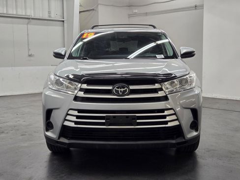 Used 2019 Toyota Highlander LE image 5
