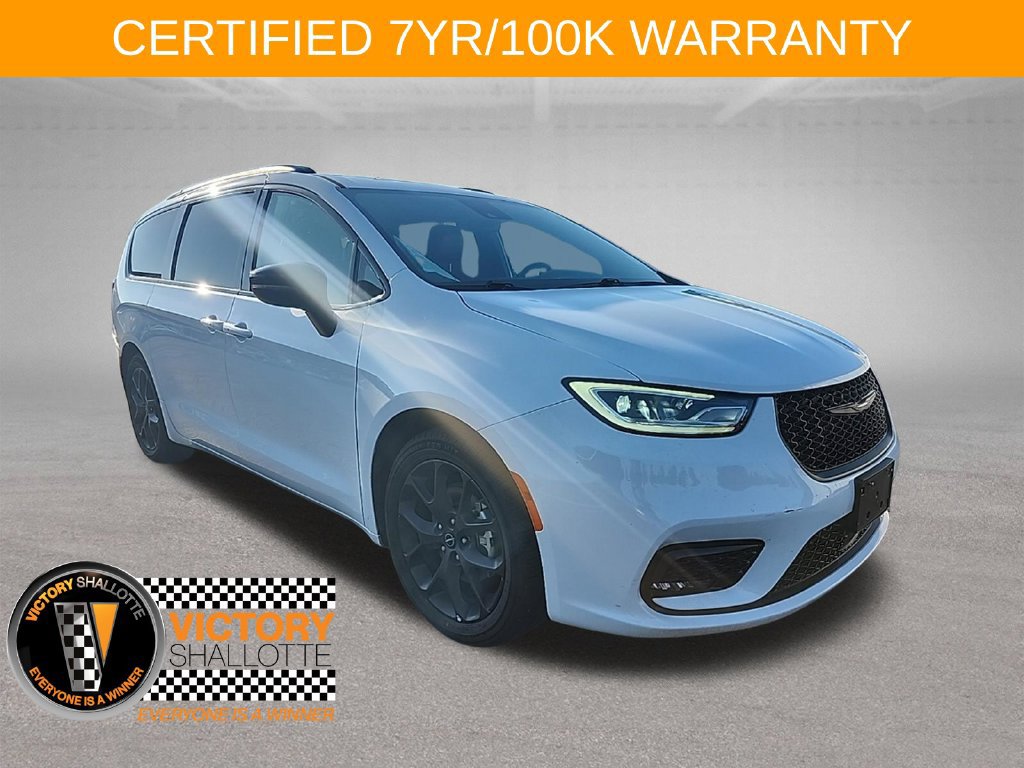 Used 2025 Chrysler Pacifica Limited FWD image 1