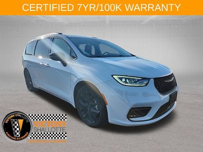 Used 2025 Chrysler Pacifica Limited