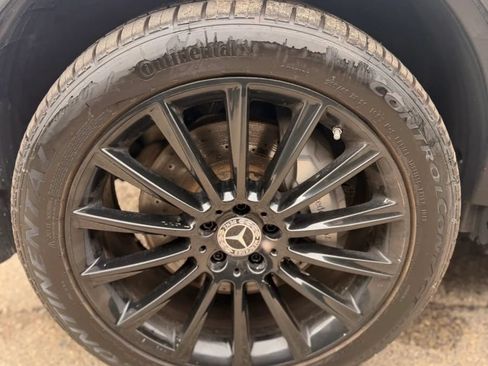 Used 2018 Mercedes-Benz GLC 300 4MATIC image 9
