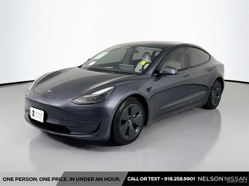 Used 2023 Tesla Model 3 Standard Range RWD image 1