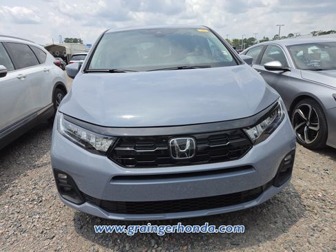 Used 2026 Honda Odyssey Touring image 2