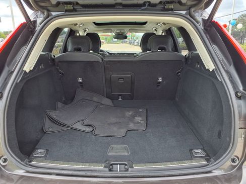Certified 2025 Volvo XC60 B5 Plus AWD/4WD image 11