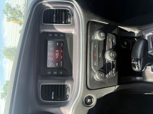 Used 2015 Dodge Charger SE w/ Power Sunroof Group AWD/4WD image 14