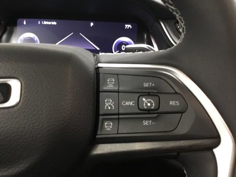 Used 2024 Jeep Grand Cherokee L Limited AWD/4WD image 46