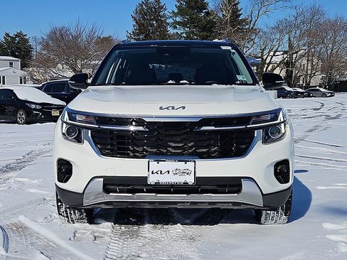 Certified 2025 Kia Seltos S AWD/4WD image 2