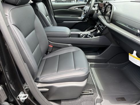 New 2026 Chevrolet Traverse LT w/ LPO, Floor Liner Package FWD image 13