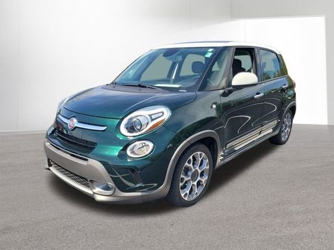 Used 2017 FIAT 500L Trekking w/ Premium Package image 10