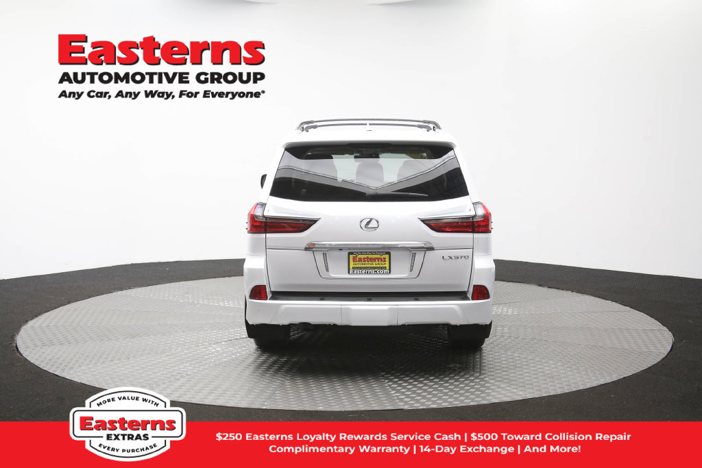 Used 2021 Lexus LX 570 4WD w/ Luxury Package image 47