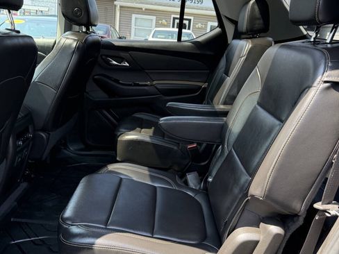 Used 2019 Chevrolet Traverse RS w/ LPO, Floor Liner Package AWD/4WD image 14
