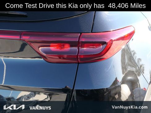 Used 2022 Kia Sportage LX image 3